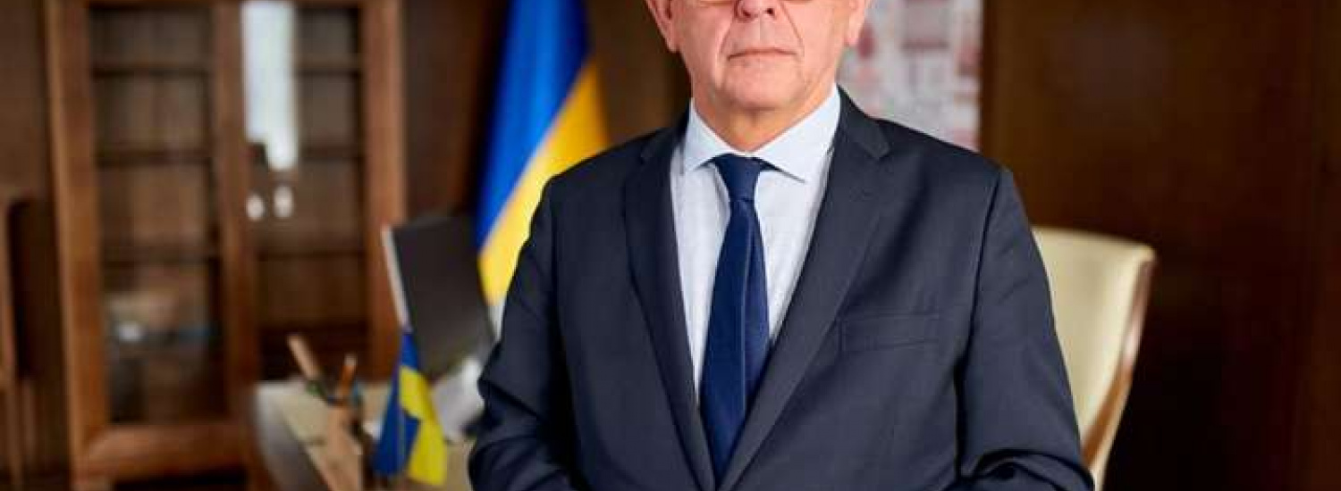 Министр здравоохранения выступил за введение чрезвычайного положения в Украине