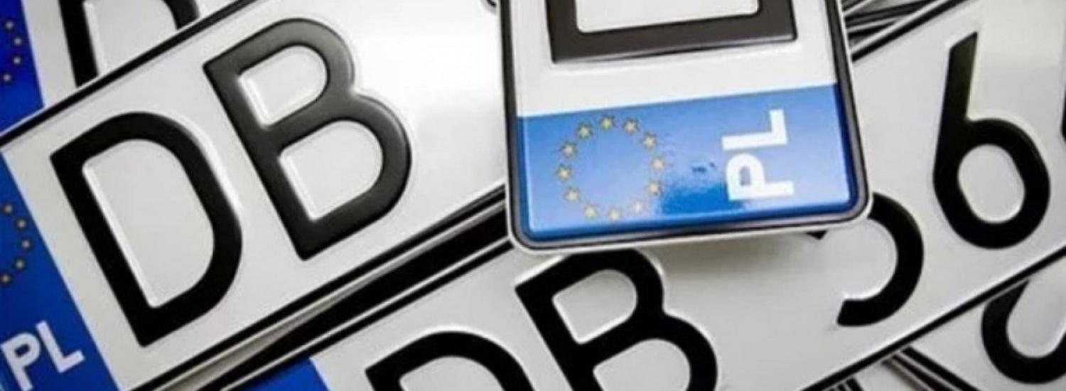 Конституційний суд дійшов висновку, що штрафи та конфіскація автомобілів на іноземних номерах відповідають Конституції України
