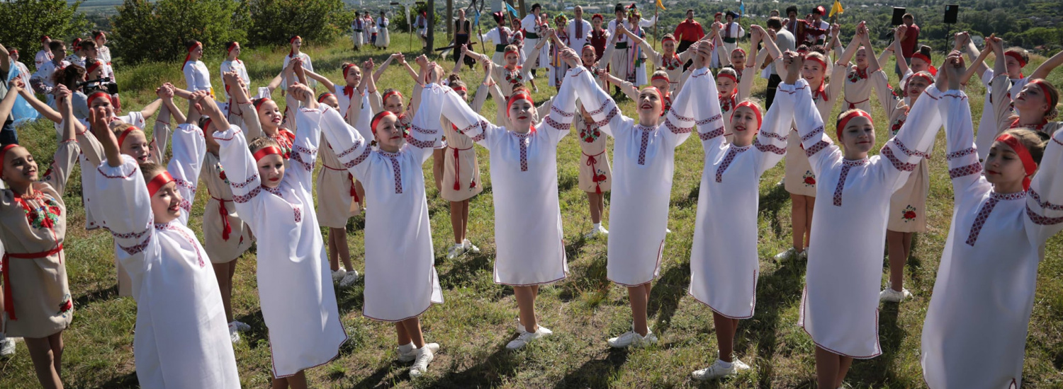 Відкритий обласний фестиваль «Луганщина – це Україна!» завершився у Сватовому «Поемою про землю Луганську»