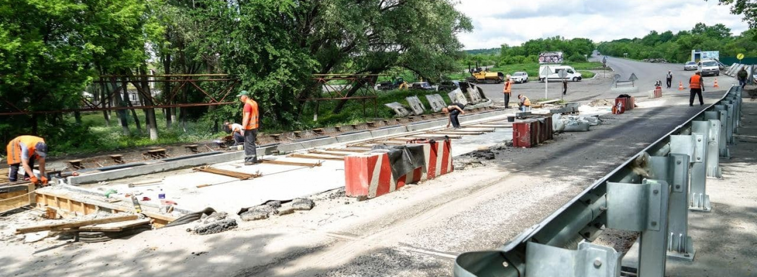 На Луганщині завершуються роботи з капітального ремонту мосту поблизу Гірського