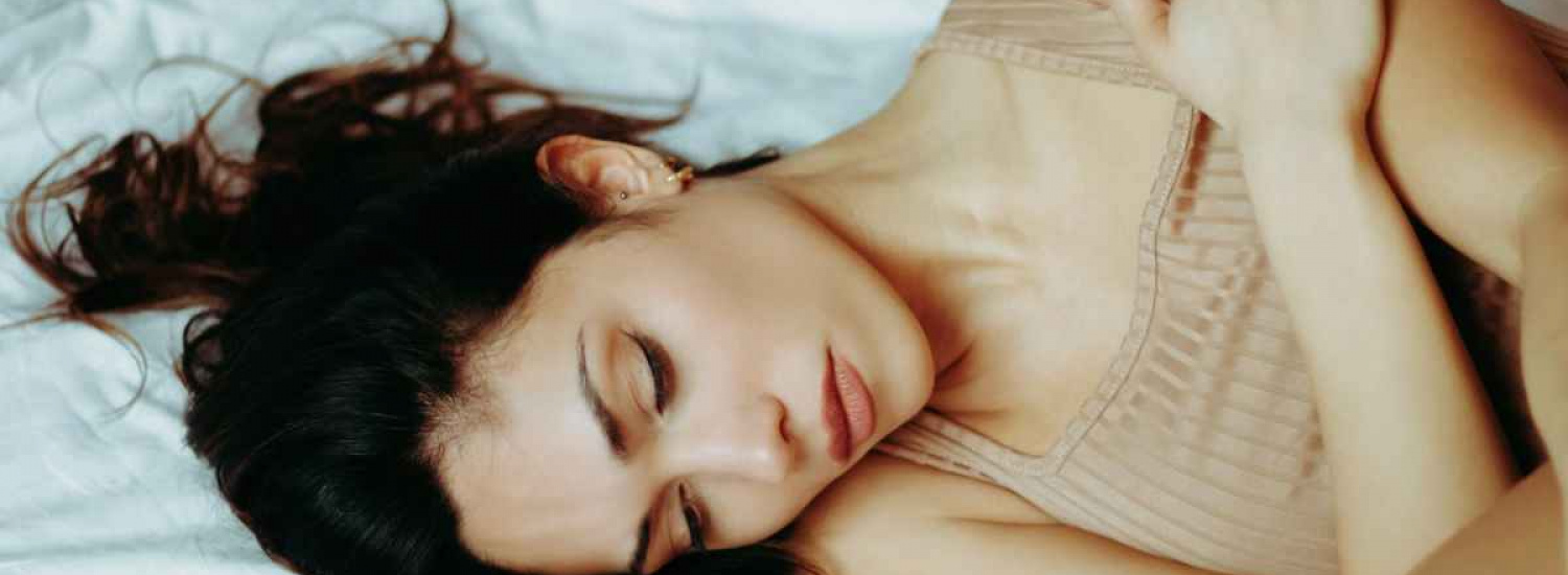 Лікарі встановили, чим  загрожує улюблена поза для сну