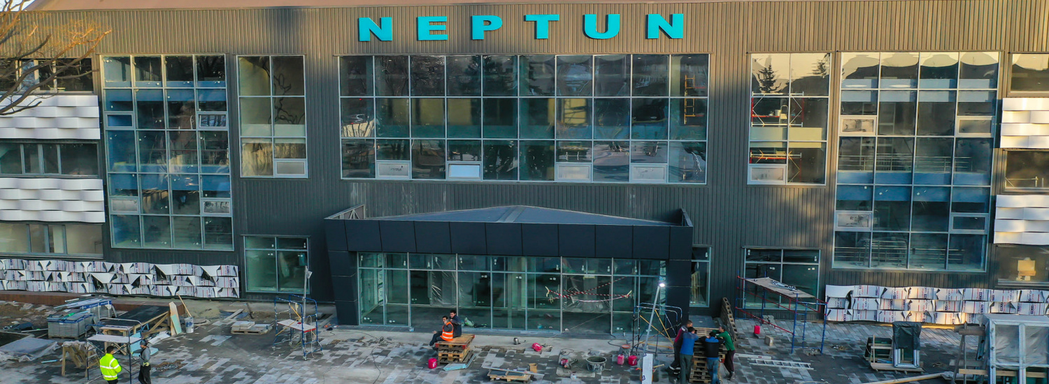 У Маріуполі триває масштабна реконструкція єдиного у Донецькій області критого 50-метрового басейну "Нептун"