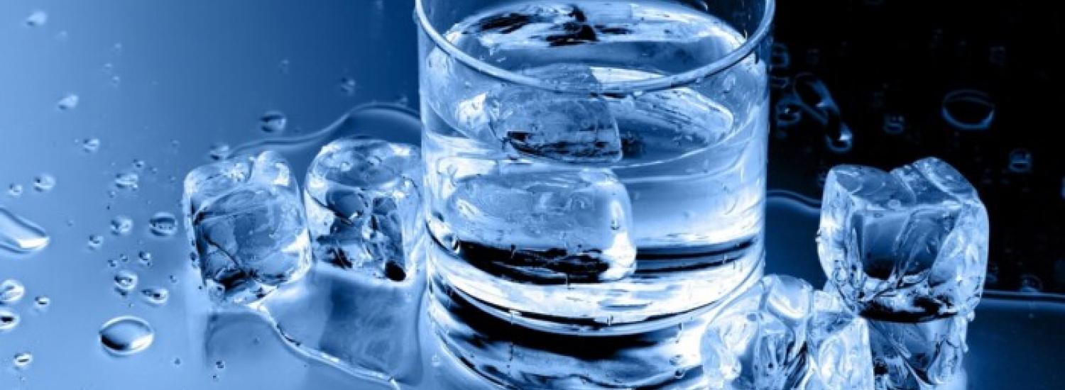 ﻿Дієтологи розповіли як холодна вода впливає на вашу вагу