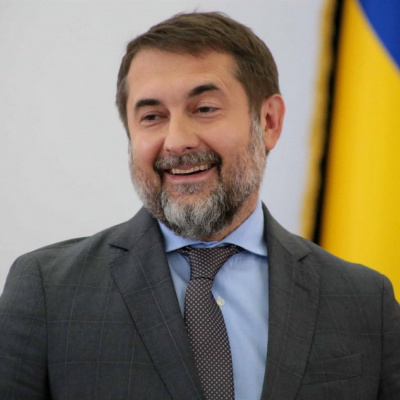 Голова Луганської ОДА задекларував 155 000 гривень заробітної плати отриманої за основним місцем роботи