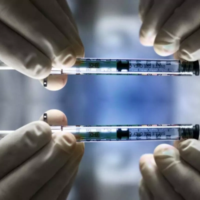 В Україні дозволили бустерну дозу вакцини проти COVID-19 для людей віком від 60 років через 6 місяців після другої