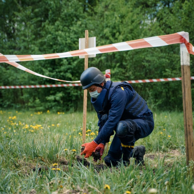 ﻿Піротехніками на Луганщині виявлено та вилучено 25 артилерійських снарядів