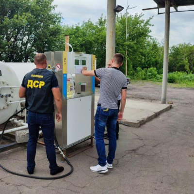 ﻿На Донеччині за результатами перевірок АЗС та місць зберігання пального вилучено обладнання на суму 220 тисяч гривень та 7,8 тонн пального