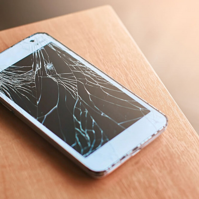 ﻿Побоювання розбити екран мобільника більше не проблема: у Apple знайшли вирішення
