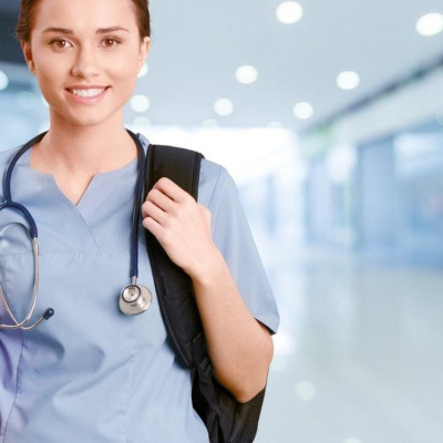 Медсестри, які працюють в закладах освіти, можуть отримувати зарплату у 13 500 гривень