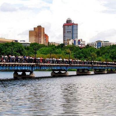 ﻿В окупованому Донецьку пішохідний міст у парку Щербакова перебуває на межі обвалу