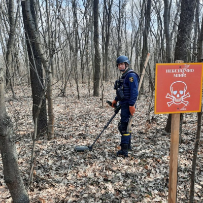 ﻿Піротехніками на Луганщині виявлено та вилучено 32 вибухонебезпечних предмети