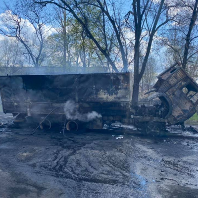 В Рубіжному у військовій частині згорів бензовоз (ФОТО)