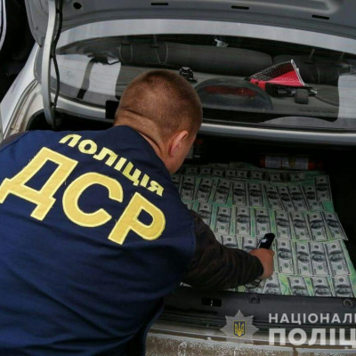 На Кіровоградщині поліція затримала сільського голову за вимагання 14 тисяч доларів США хабаря