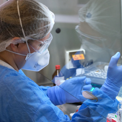 ﻿На Донеччині лабораторії за минулу добу повідомили про ще 324 випадки коронавірусної хвороби