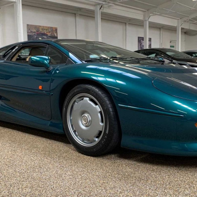 ﻿Рідкісний суперкар Jaguar XJ220 виставлений на продаж за 350 000 фунтів стерлінгів