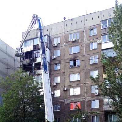 В окупованому Алчевську мешканка багатоповерхівки підпалила квартири сусідів