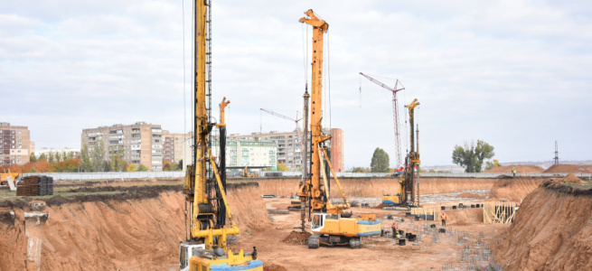 Понад 100 будівельників зводять багатопрофільну обласну лікарню у Краматорську