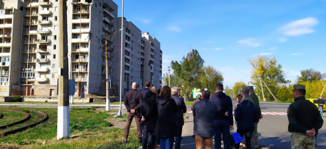 До прифронтової Авдіївки завітала урядова делегація канцлерів Естонської Республіки