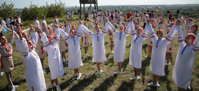 Відкритий обласний фестиваль «Луганщина – це Україна!» завершився у Сватовому «Поемою про землю Луганську»