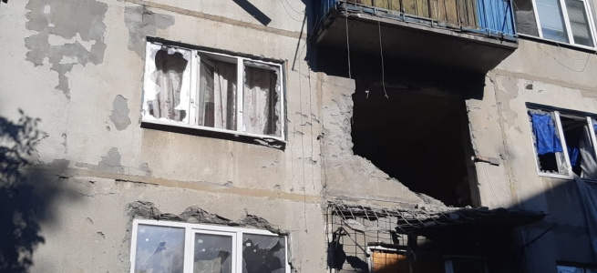 Російські окупанти обстріляли Красногорівку, що на Донеччині: одну людину поранено