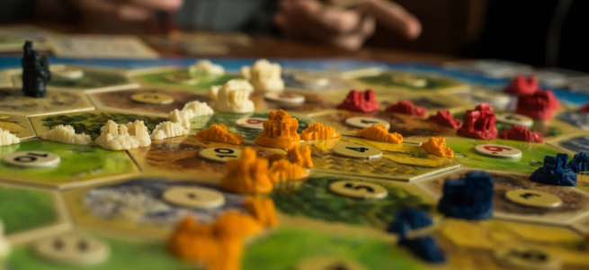 ТОП-10 сучасних настільних ігор для компанії, що увійшли в українське користування