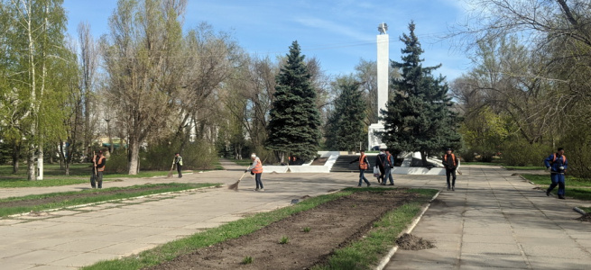 Комунальні служби міста готують Рубіжне до Великодня (ФОТО)