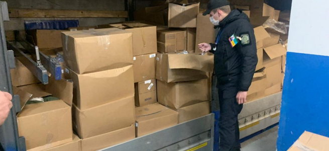 На кордоні з Польщею виявлено незаконне переміщення товару через державний кордон