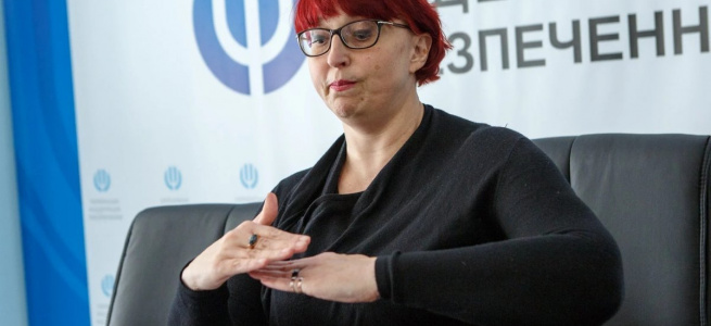 Галина Третьякова заявляє, що низька заробітна плата народного депутата не дає йому можливості "віддати все необхідне Батьківщині"