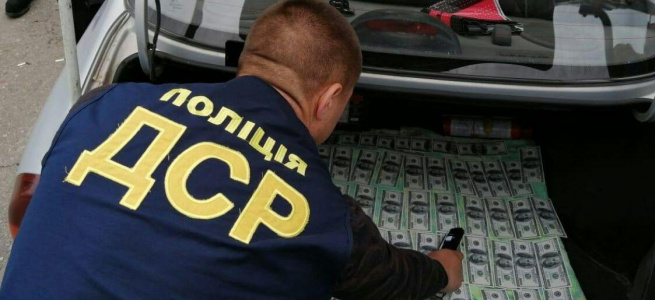 На Кіровоградщині поліція затримала сільського голову за вимагання 14 тисяч доларів США хабаря