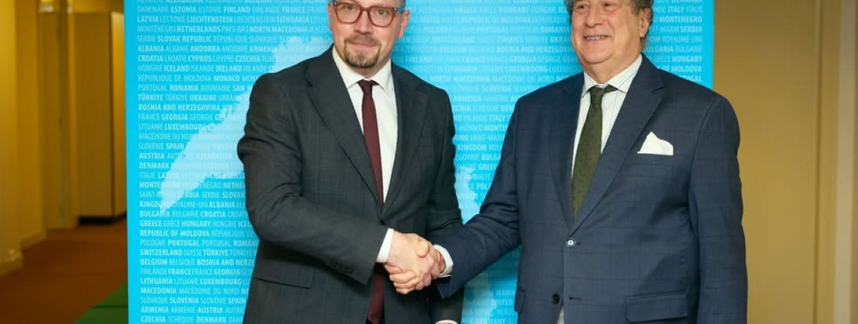Реакція на розслідування: Міністр Безгін озвучив строки по ваучерах для ВПО з ТОТ, спростувавши заяви нардепа Ткаченка