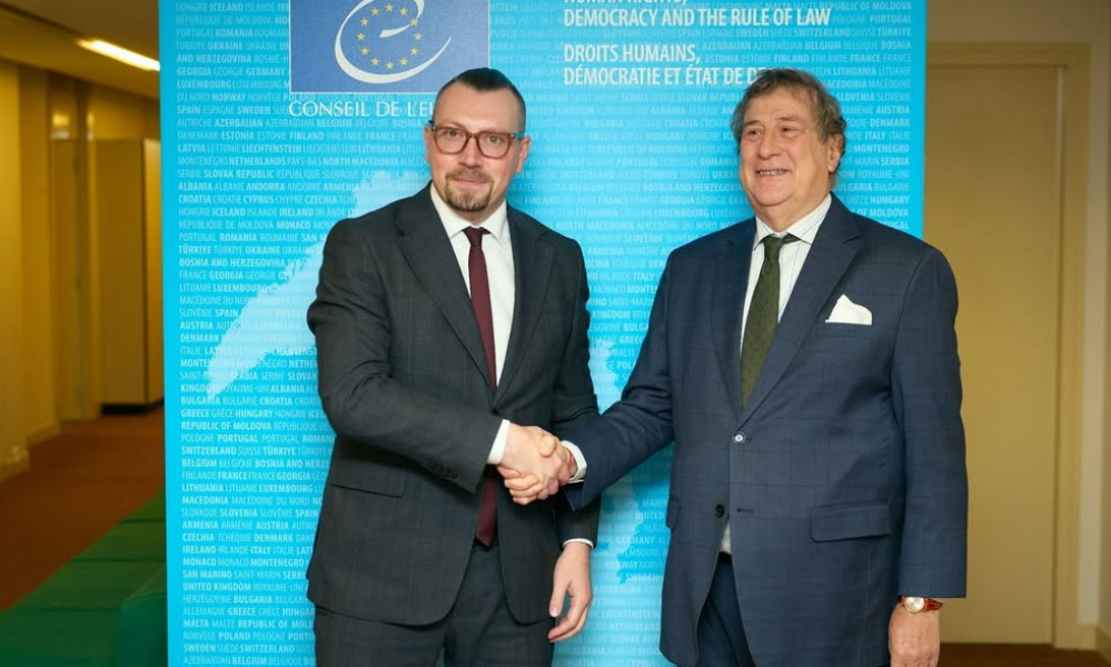 Реакція на розслідування: Міністр Безгін озвучив строки по ваучерах для ВПО з ТОТ, спростувавши заяви нардепа Ткаченка