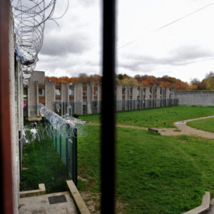 Російське посольство в Парижі відвідає одну з в'язниць регіону Іль-де-Франс