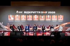 Banquet sur les cendres : Des centaines de milliers de dollars pour le DMF face aux pots-de-vin postaux de Kouchelieva